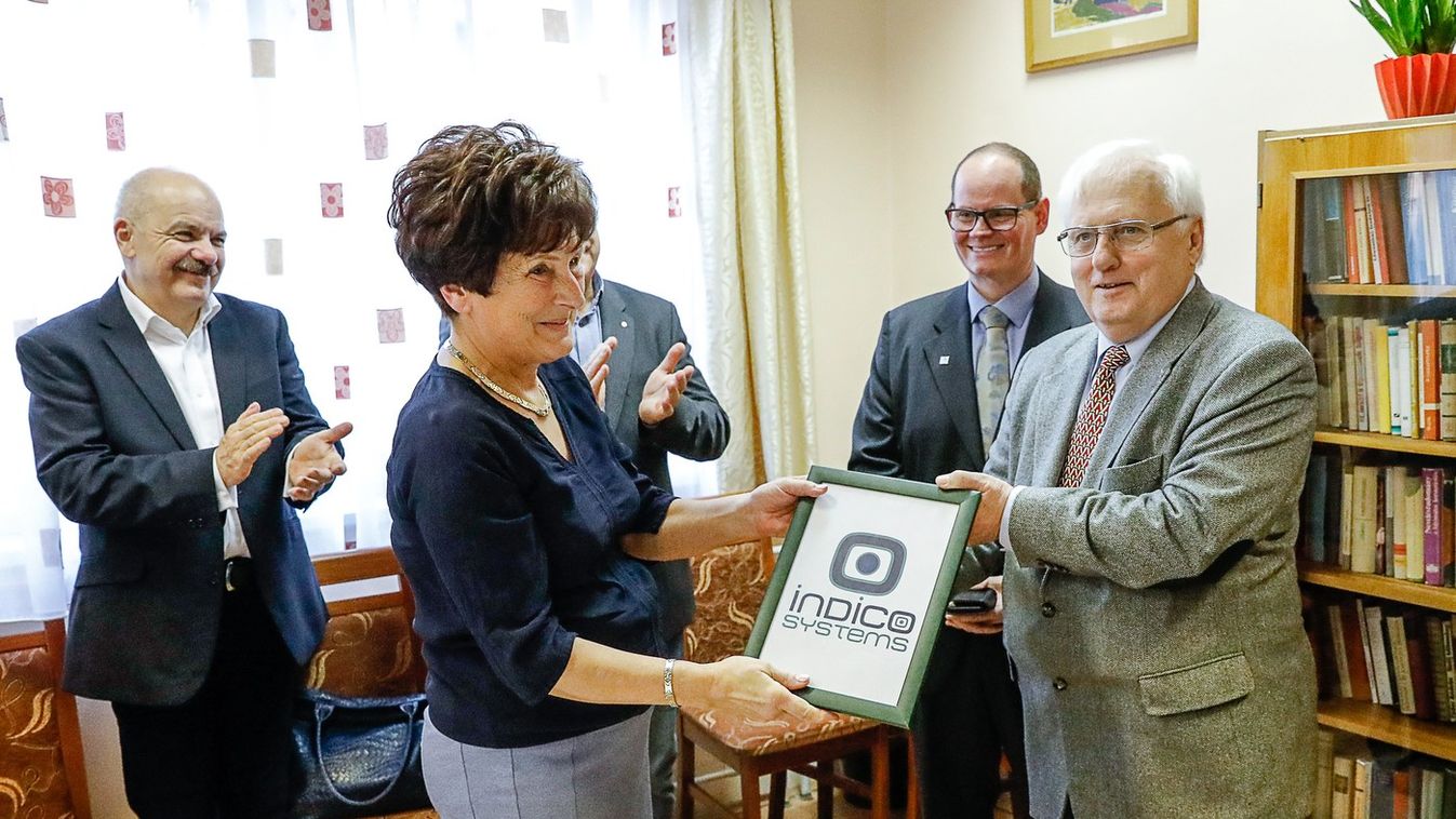 Kétmillió forint értékű adomány a Rotarytól a Barnahusnak