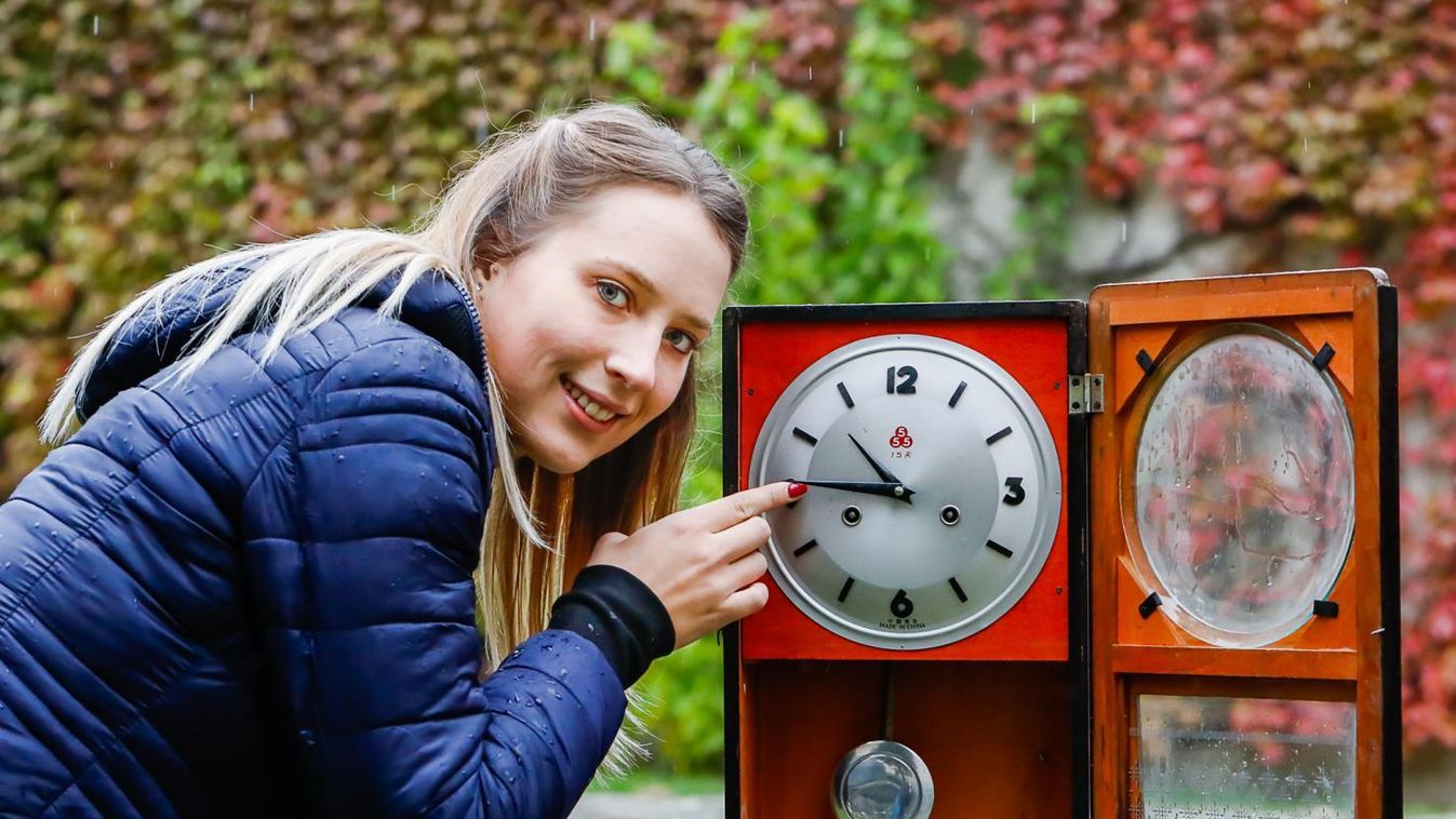 Vasárnap egy órával többet alhatunk