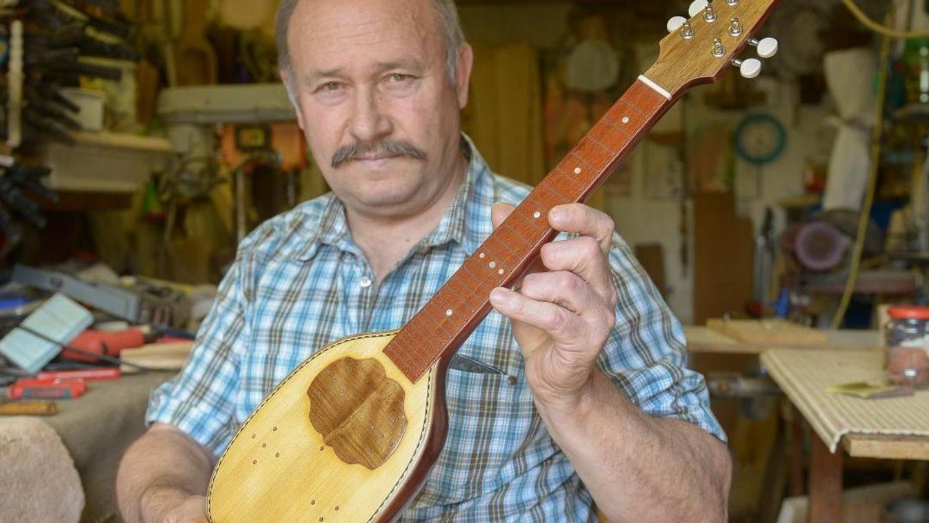 A húrok szerelmese a hangszerkészítő