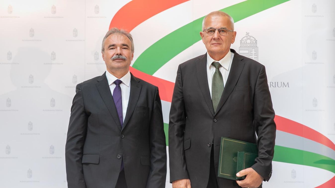 Prof. Dr. Horváth Béla a gépészmérnöki képzés szakvezetője volt