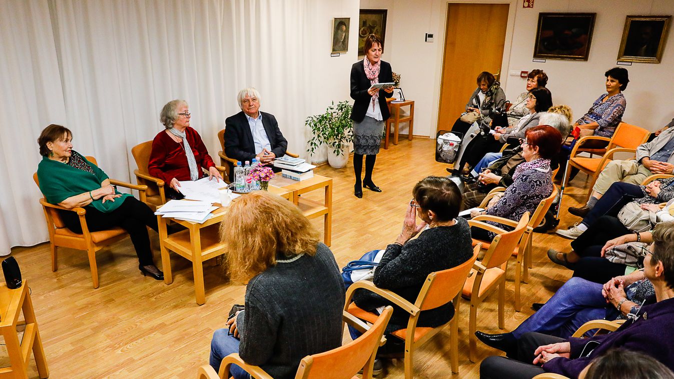 Bognár Stefánia Időutazás című kötetét mutatták be a Berzsenyi könyvtárban