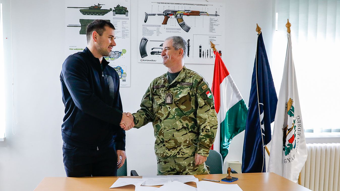 Tartalékosként szolgál Csercsics Richárd