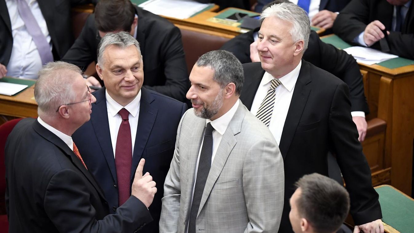 Megkezdődött az Országgyűlés alakuló ülése