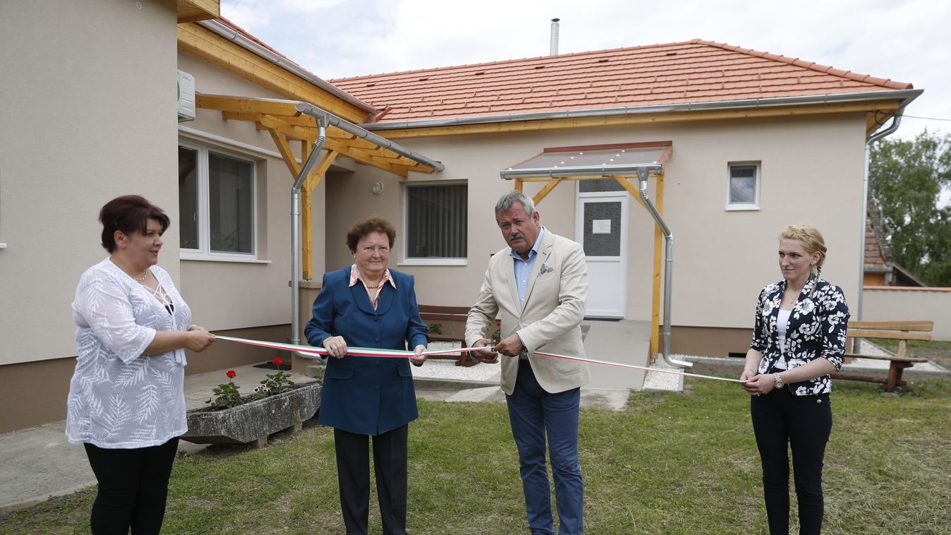 Megszépült a polgármesteri hivatal Hosszúperesztegen