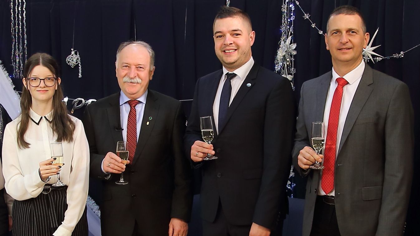 Sárváron ezúttal is követték a szilveszteri városi hagyományt