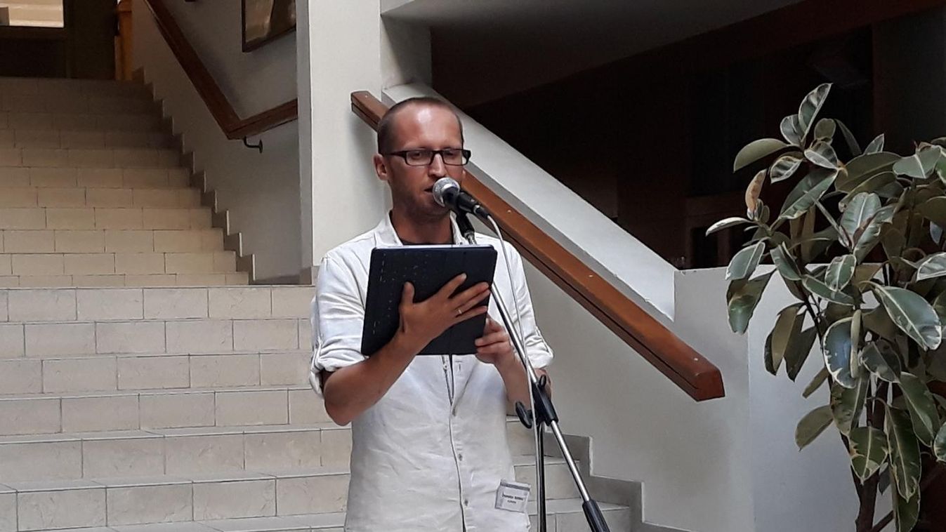 Látva látni – Ady Endre-tablókiállítást nyitott meg Demeter Szilárd