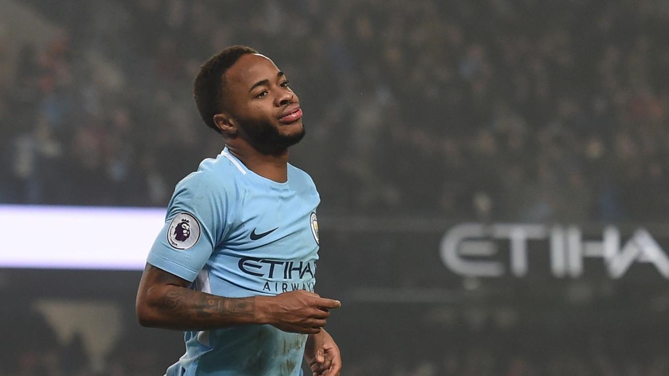 Sterling feljelentést tett