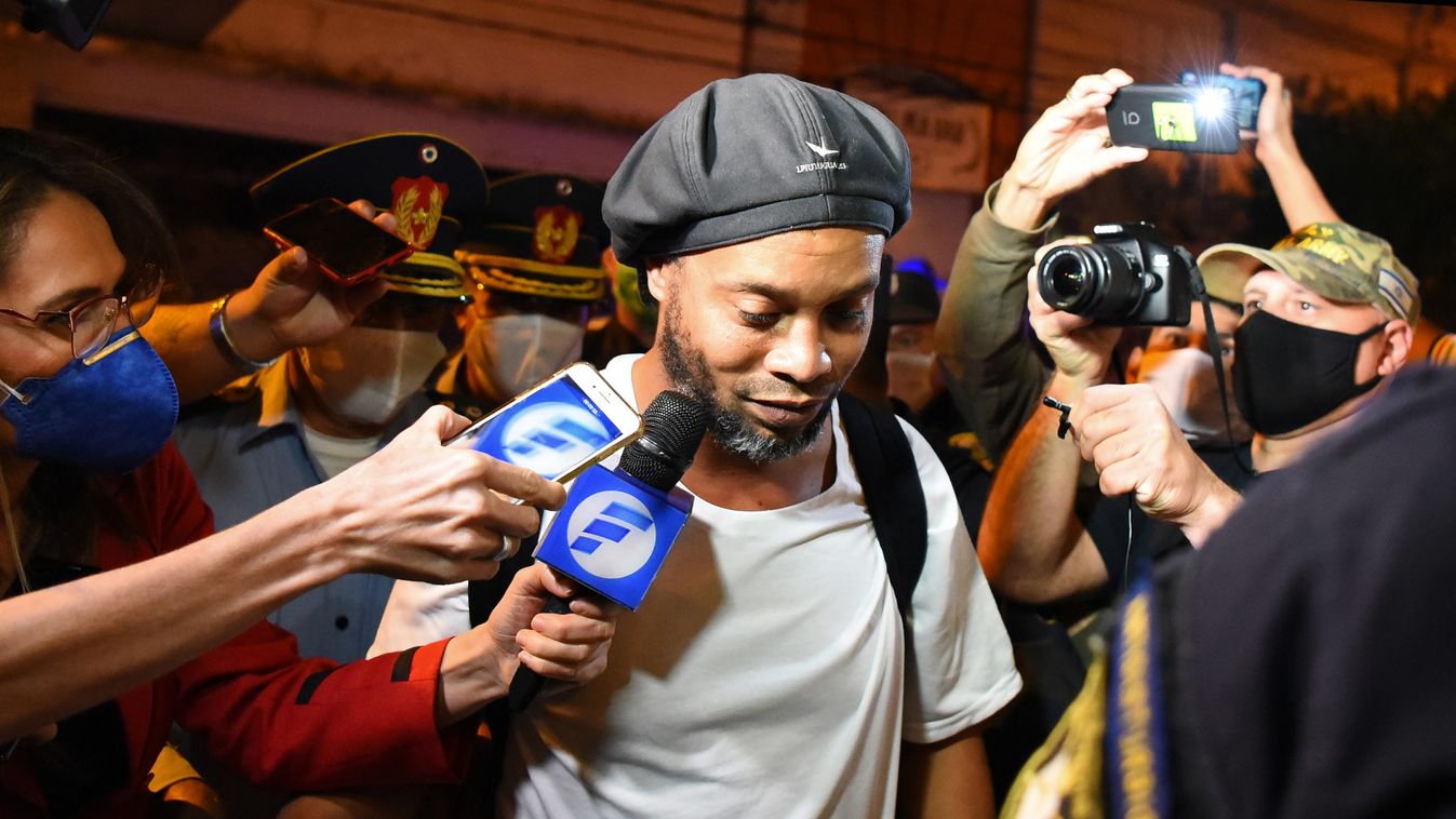 Ronaldinhót 1,6 millió dollár fejében kiengedték a börtönből (videó)