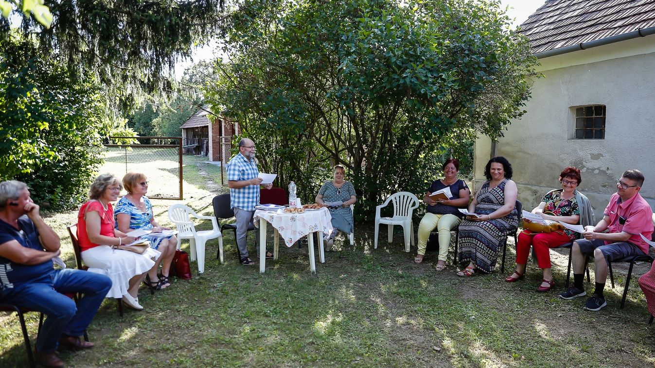 Közkincs Kerekasztal volt Nagy Gáspár szülőházának udvarán, a kultuszát az Őslóitatóban is éltetik