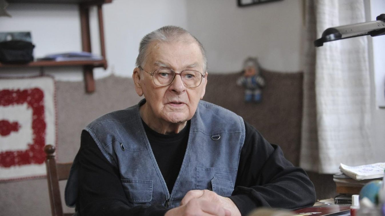Elhunyt Vasadi Péter költő