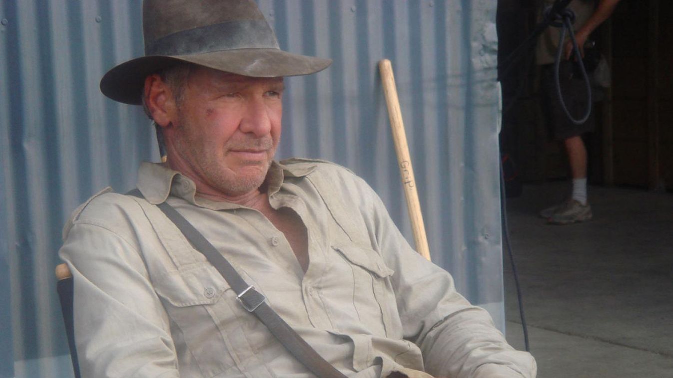 Kalapács alá kerül Indiana Jones kalapja