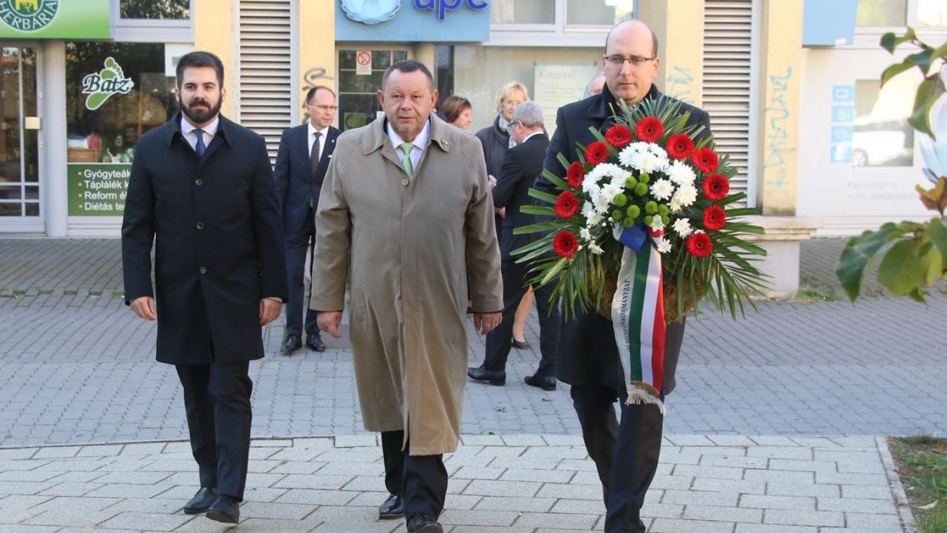Batthyány szobránál együtt emlékeztek