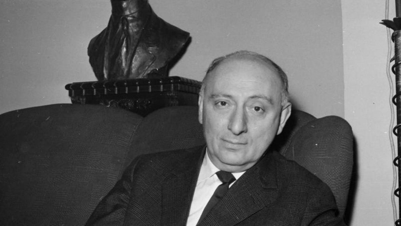 Jönnek a könyvek a magyar kultúra nagyágyúiról