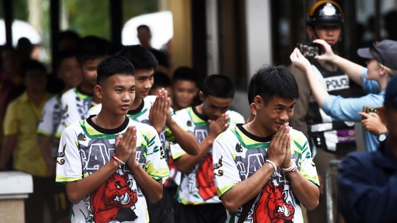 Hazatérhetnek szüleikhez a thai fiúk
