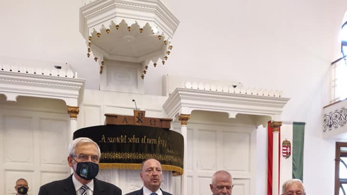 Átadták a Tőkés László Alapítvány díját Kisvárdán