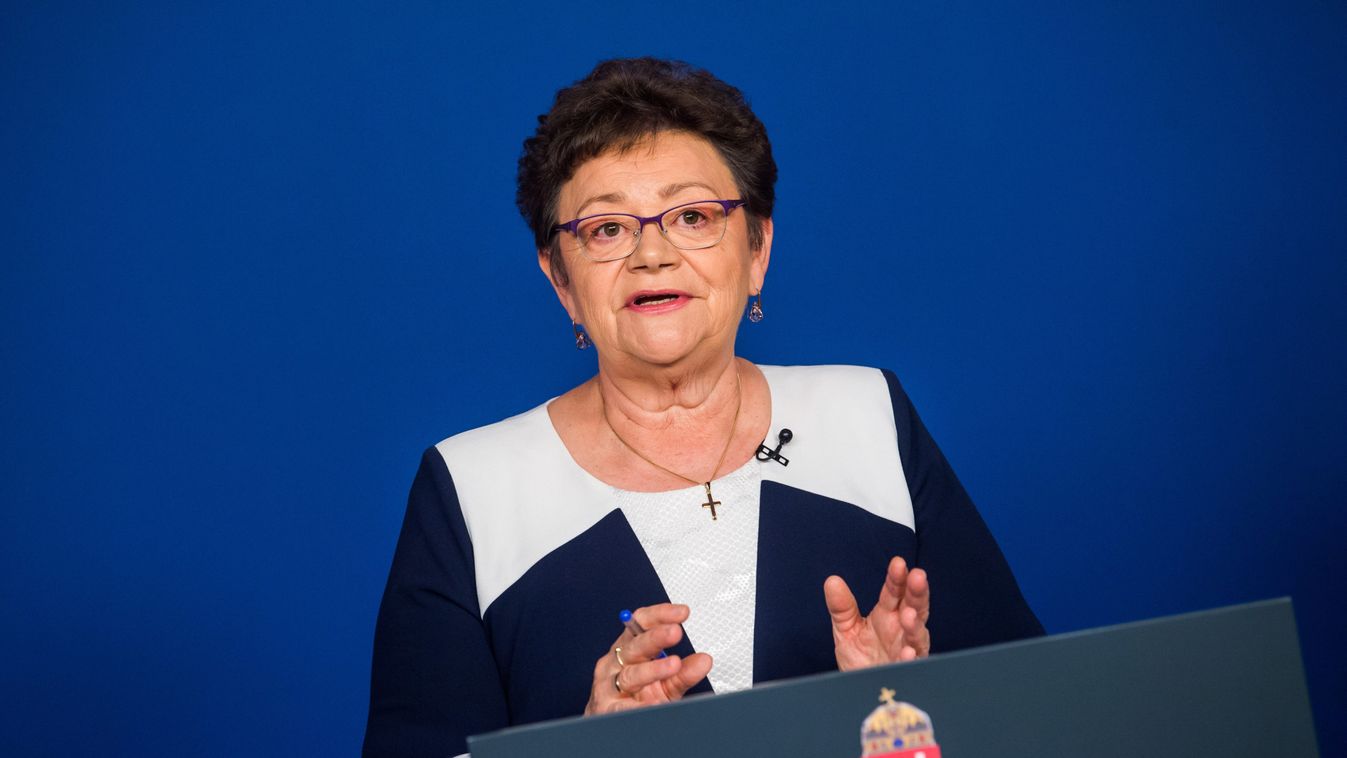 Müller Cecília: alapvető szabály, hogy bárhová csak egészségesen menjünk