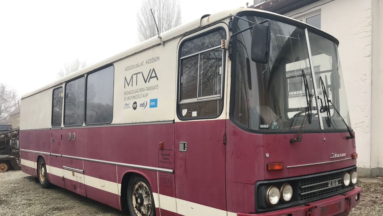 Különleges járművet ajándékoz az MTVA a Közlekedési Múzeumnak