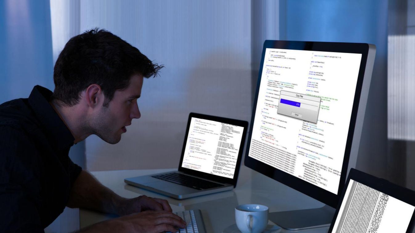 Külföldi hackerek kutakodnak a gyógymódon dolgozó cégeknél