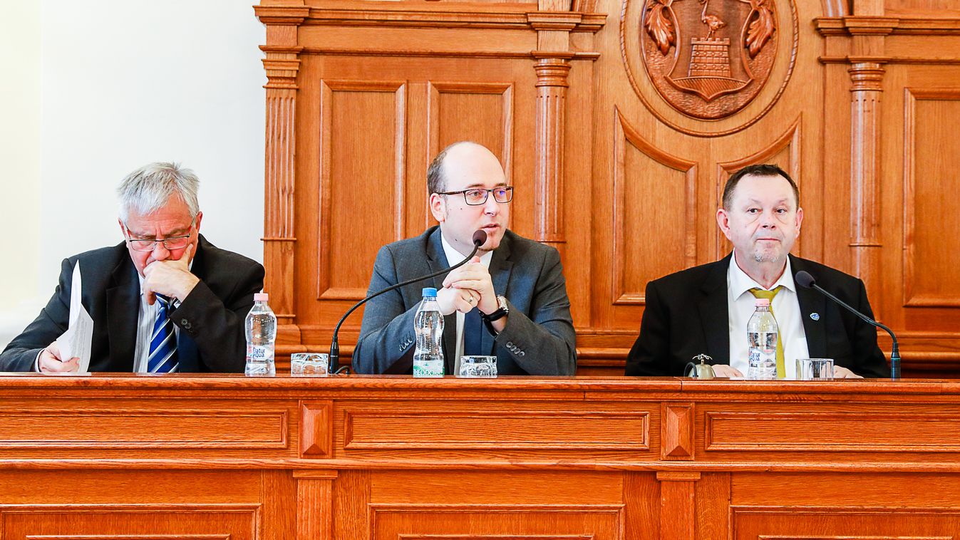 Egy véleményen a megyei képviselők