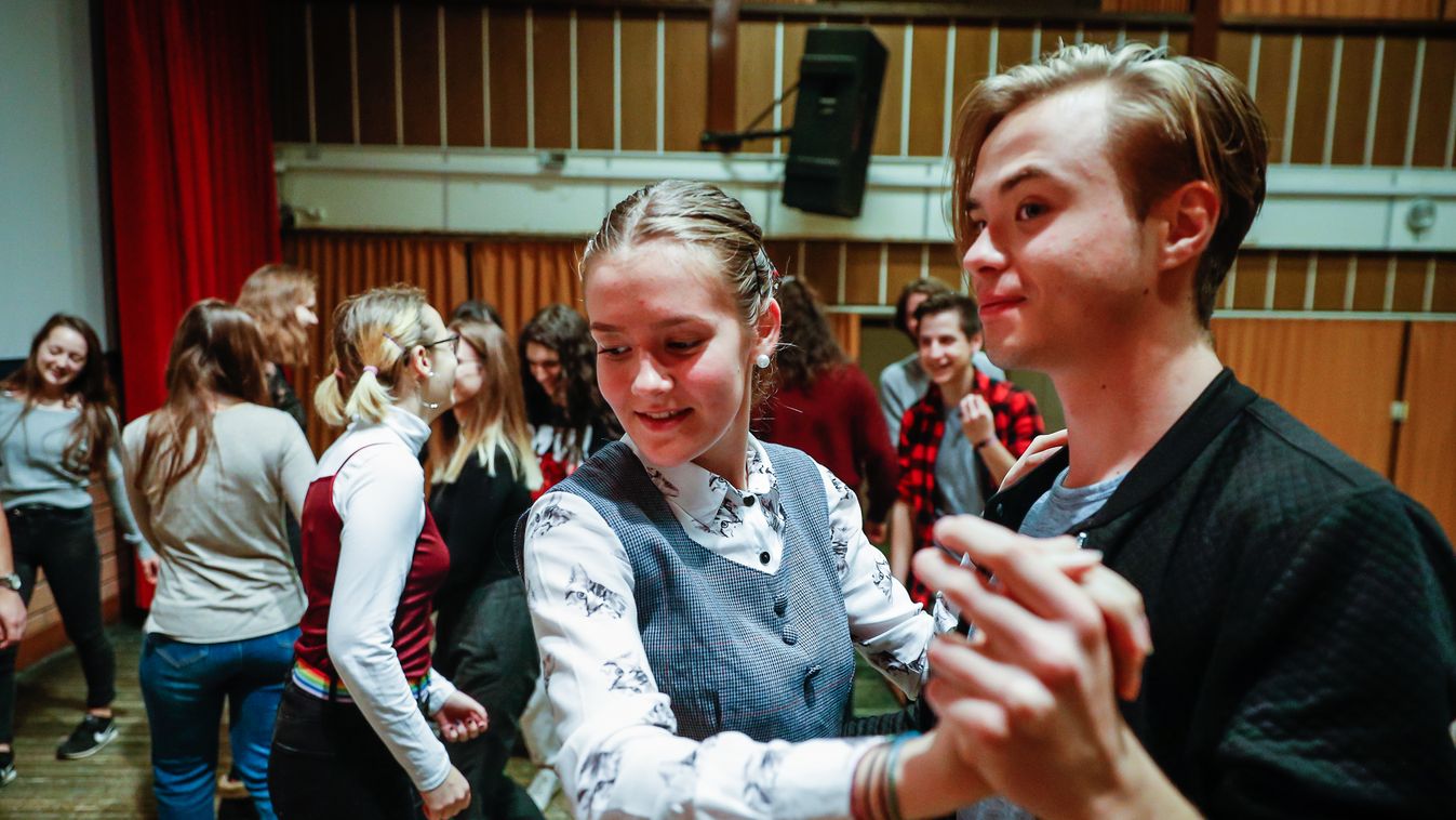 Először lépnek ki színdarabjukkal a Bolyai iskola falai közül a nyilvánosság elé