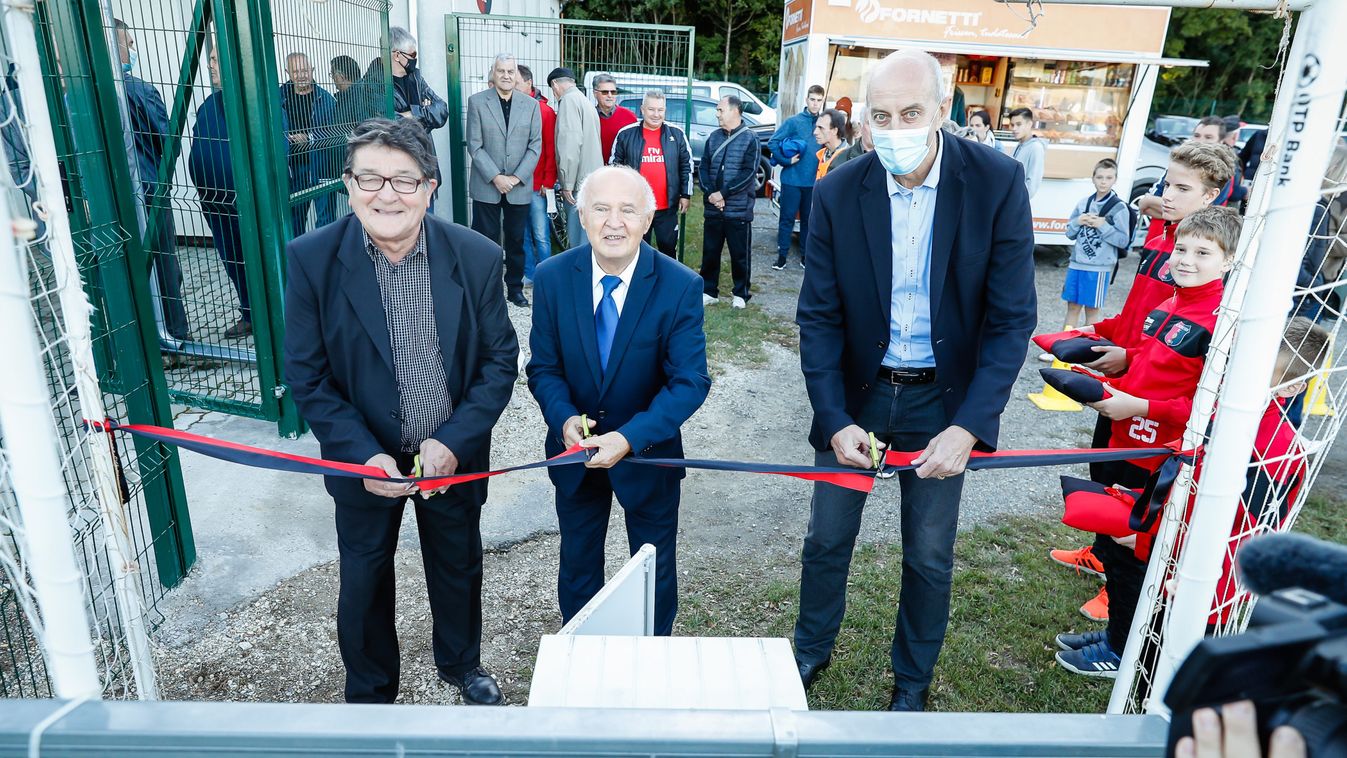 Megtartották a sportcentrum névadó ceremóniáját, átadták a fejlesztéseket is Körmenden