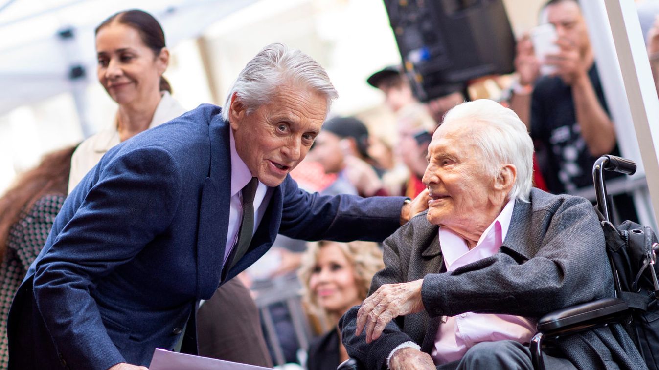 Kirk Douglas kihagyta végrendeletéből fiát, Michael Douglast
