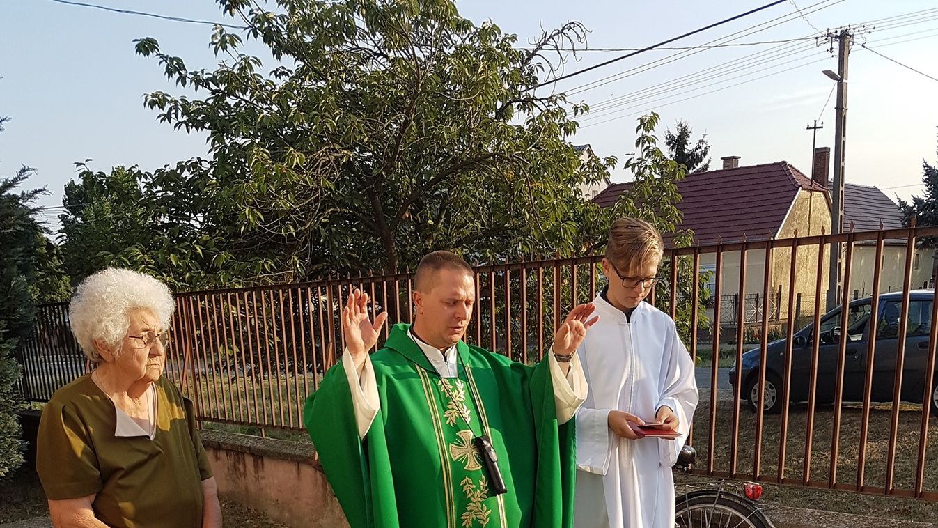 Megáldották az autókat és a kerékpárokat Jánosházán
