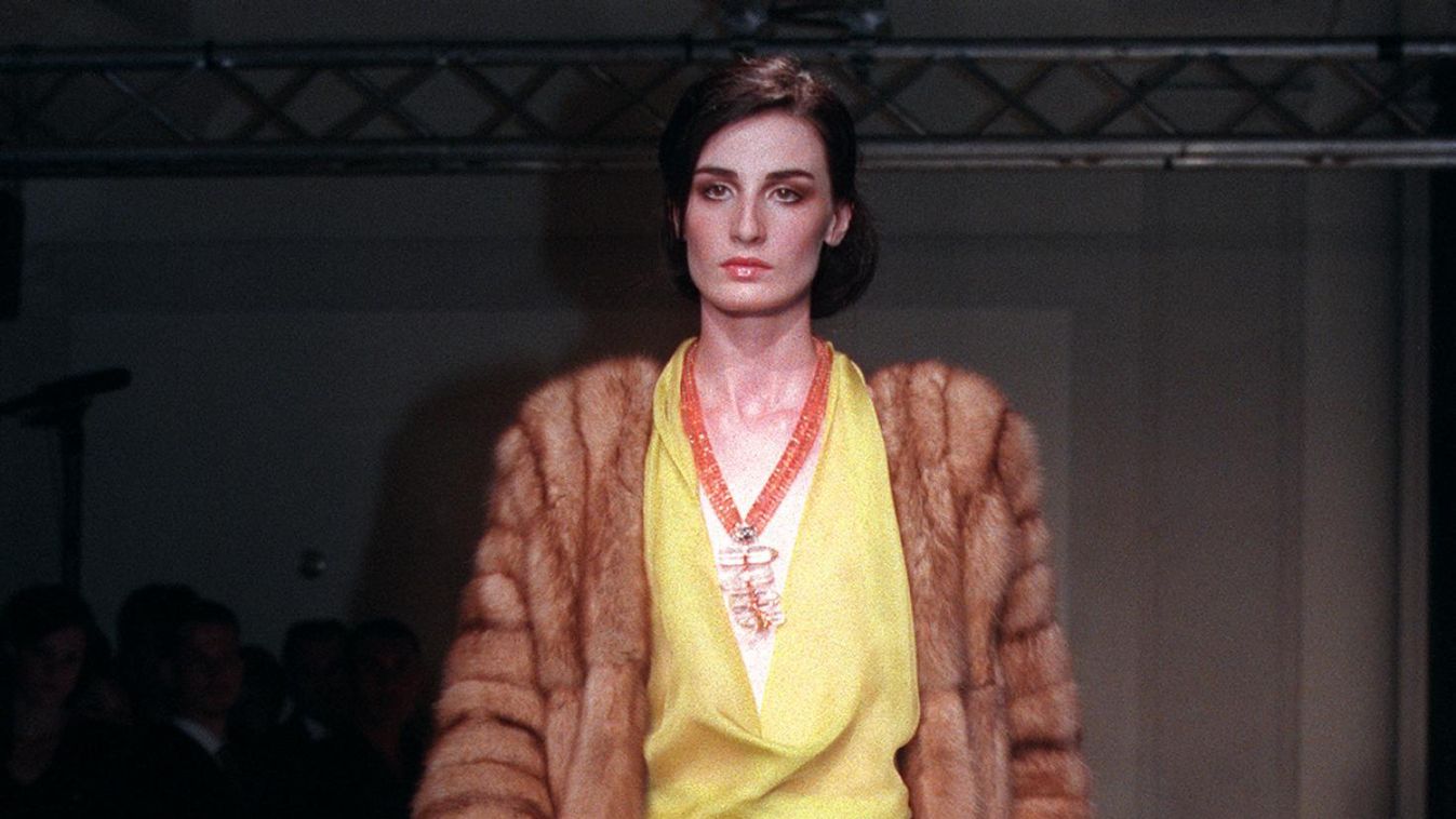 A Versace lemond az állatprémekről