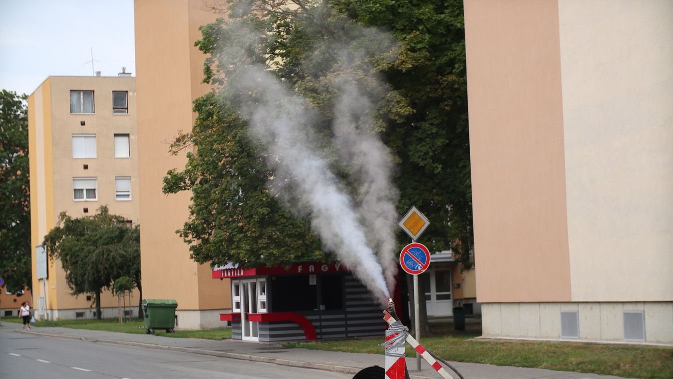 Gőz távozik hangos süvítéssel Szombathelyen