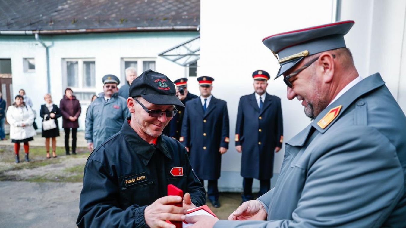 Tűzoltó gépjárműfecskendőt kaptak az alsószölnökiek