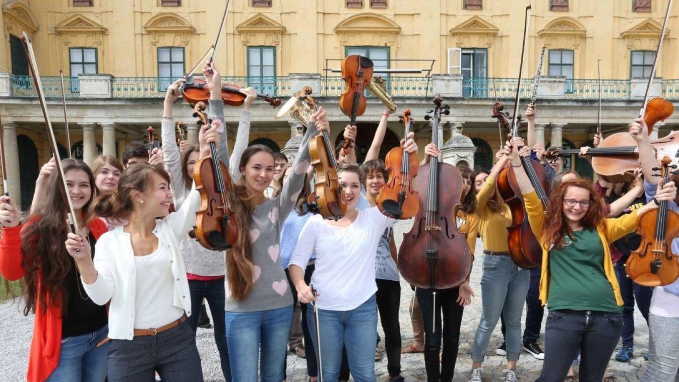 A Herbstgold fesztivál a háború és béke köré szervezi programját