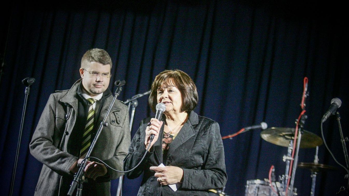 Farkasházy Réka és a Tintanyúl zenekar vitte táncba a helyi gyermekeket 