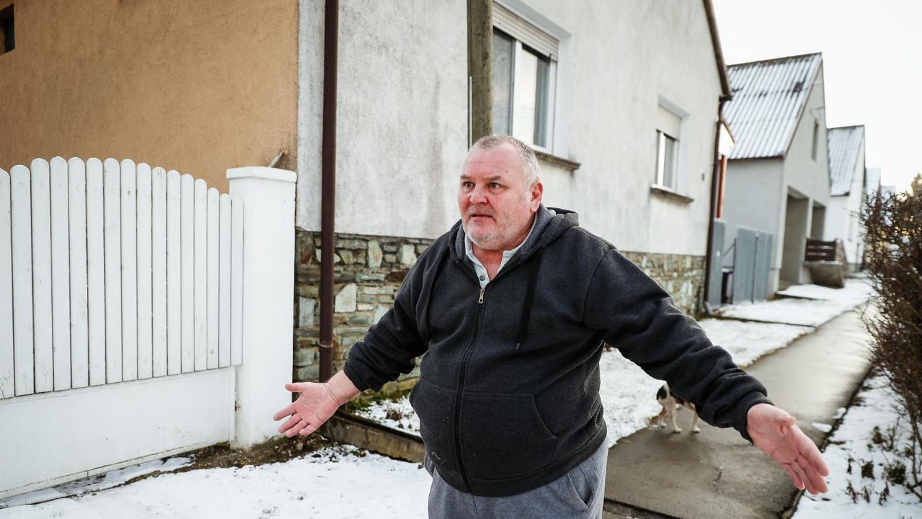 Repedeznek a nedves falak, mozog a toronyi ház