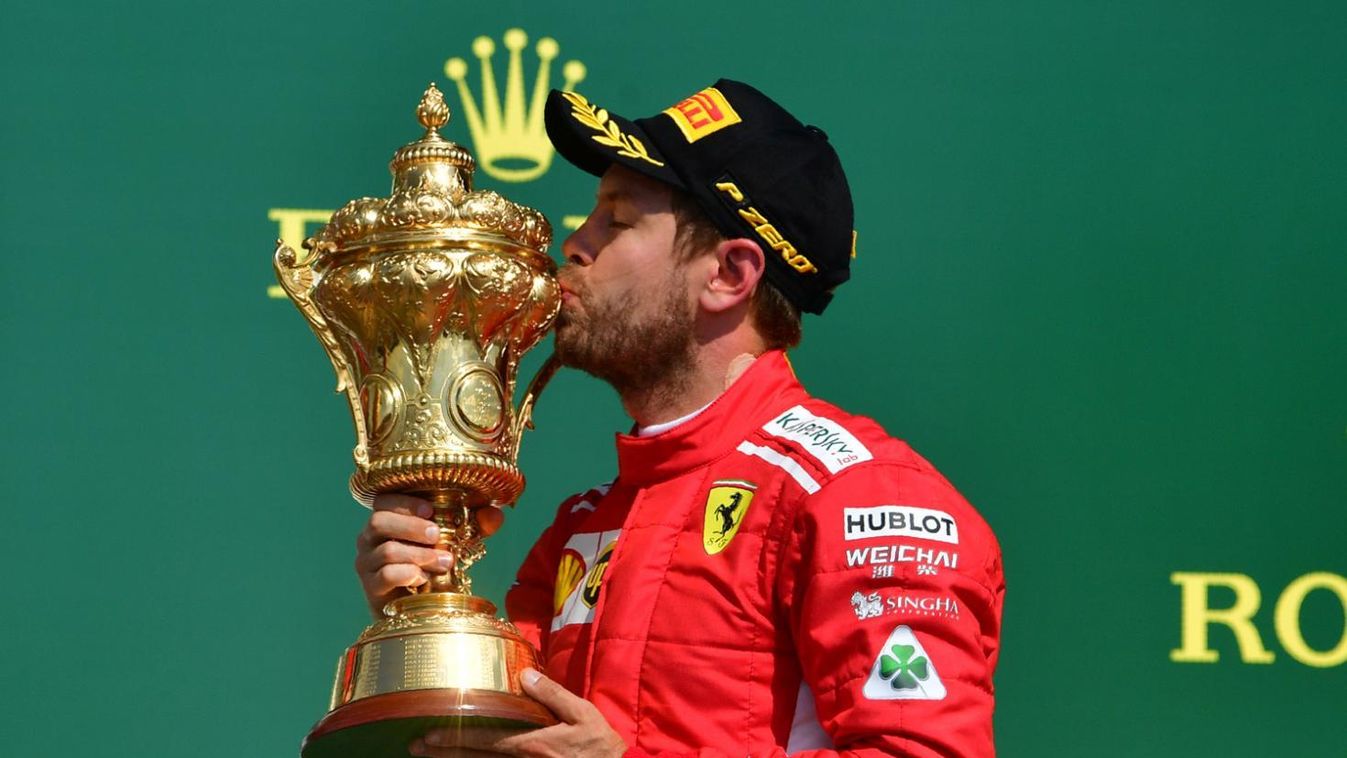 Vettel nyerte Hamilton hazai futamát
