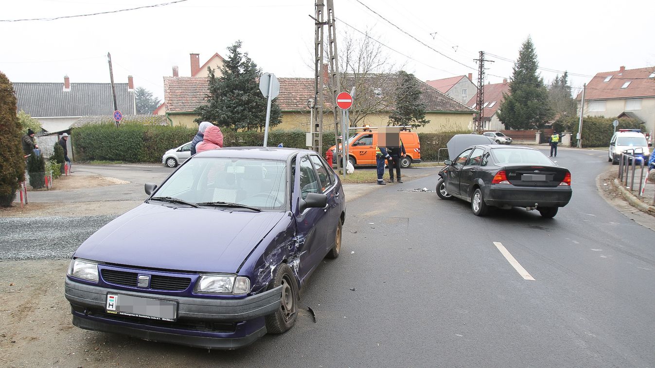 Két autó ütközött, teljes útlezárás Szombathely külvárosában (Videóval)