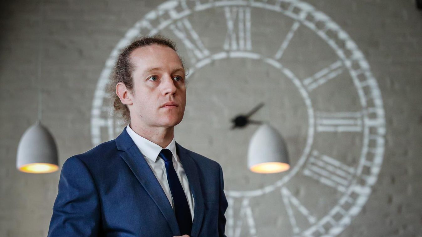 Gyurácz Zoltán – Katedráról a tolmácsfülkébe