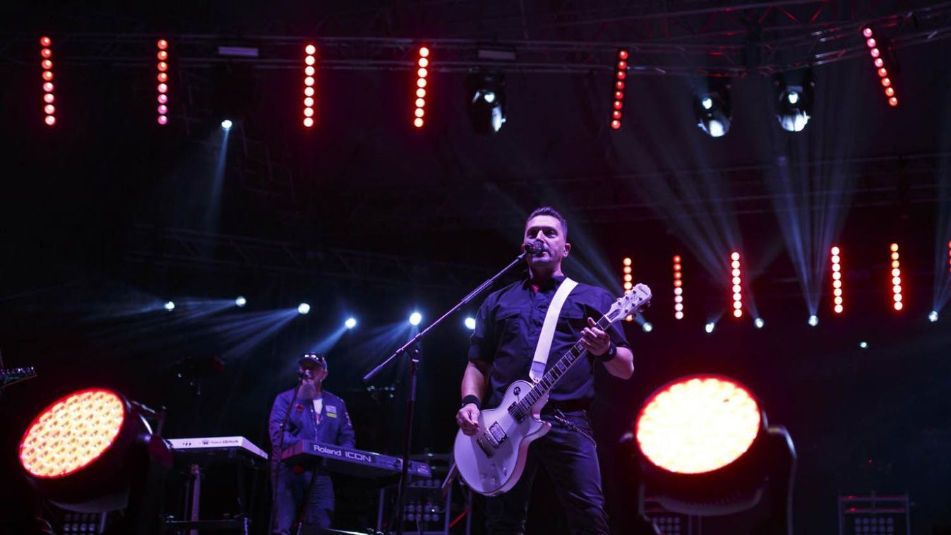 Ákos középlemezzel hangol jövőre várható új albumára