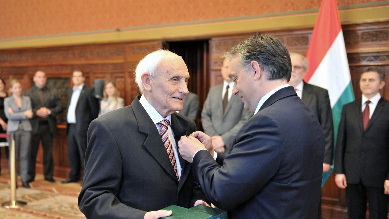 Posztumusz kötet és rangos emlékdíj őrzi Gazsó Ferenc emlékét