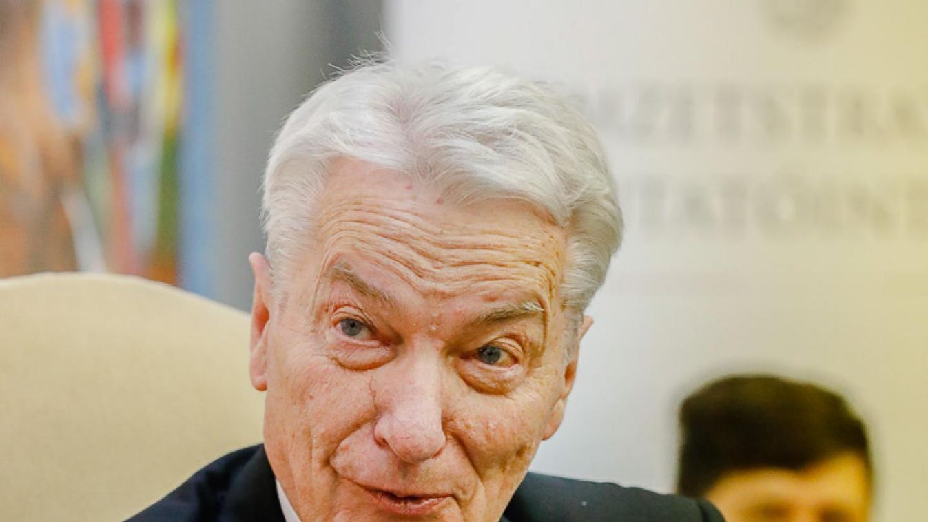 Vizi E. Szilveszter: Naponta tornásztatni kell az agyat!