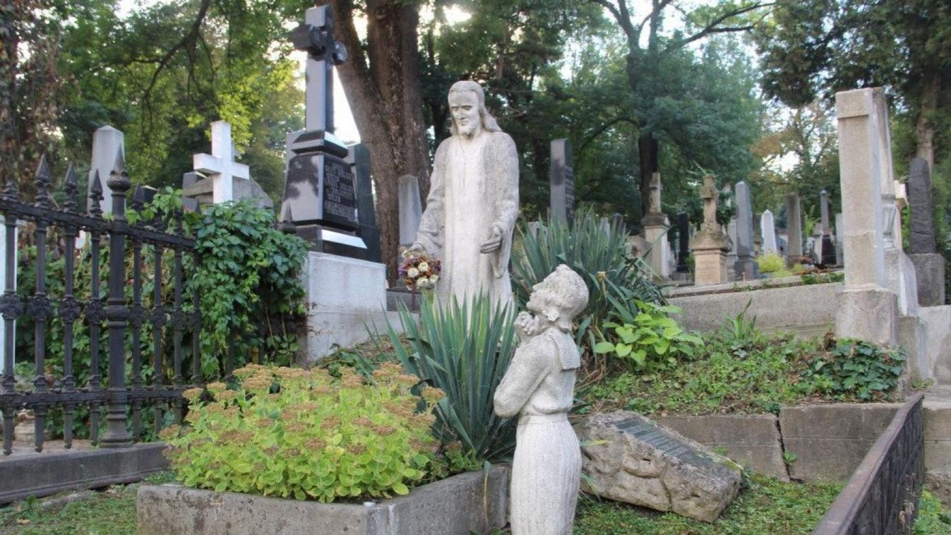 Önkéntesek tartják rendben a Házsongárdi temetőt
