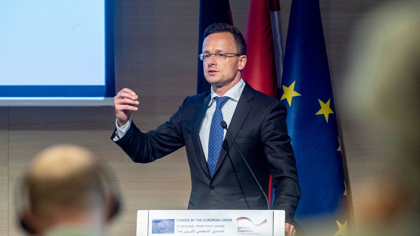 Szijjártó: a magyar migrációs politikának sokan csak az egyik felét ismerik
