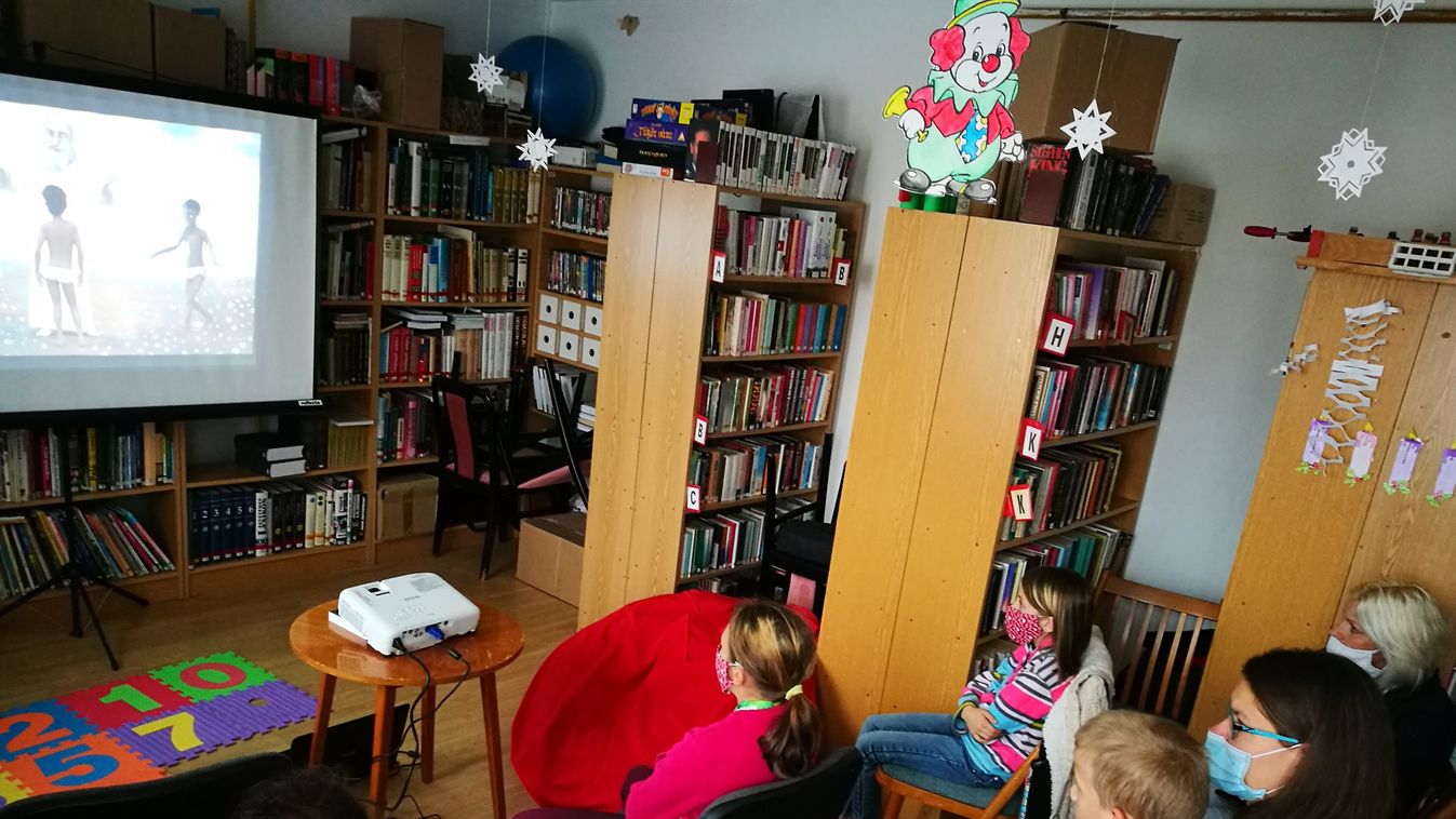 Megnyílt a nicki könyvtármozi