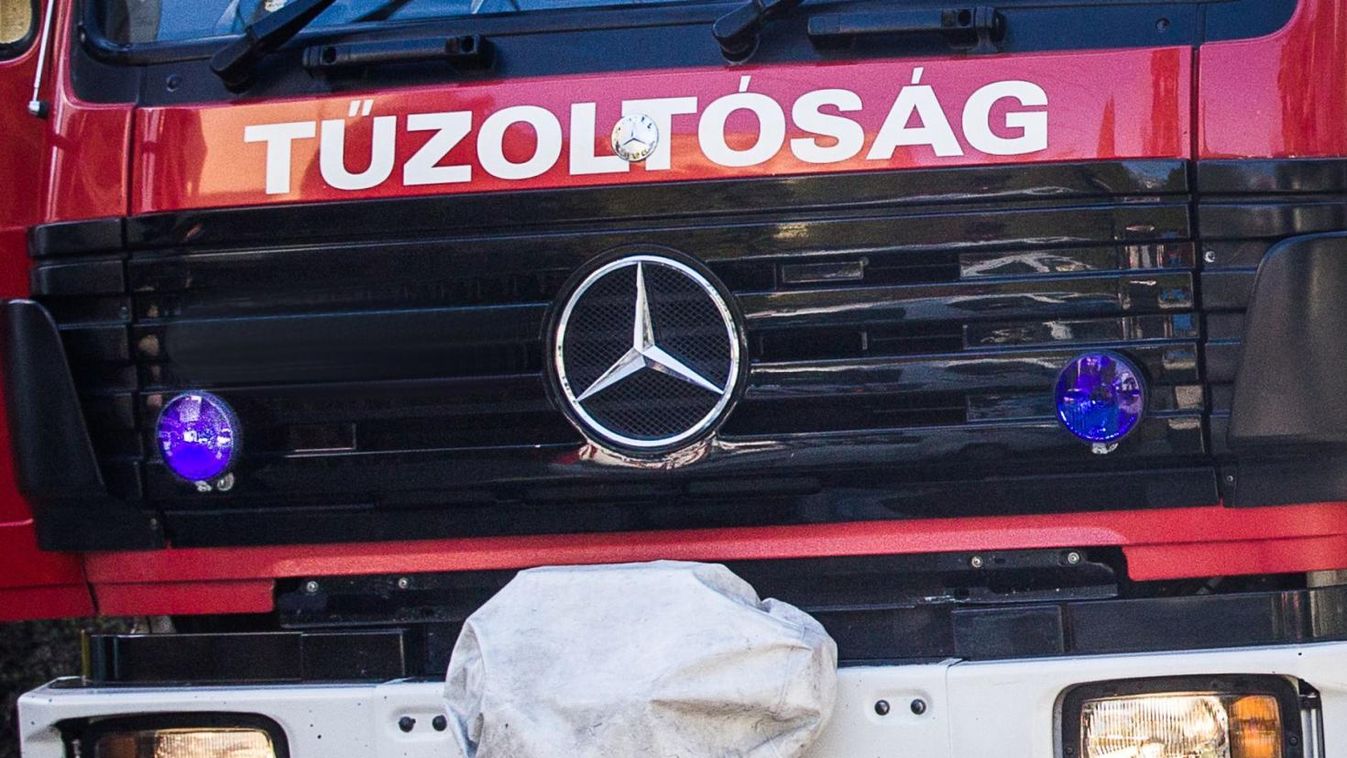 Ablakon emelték ki a beteget a tűzoltók Sárváron