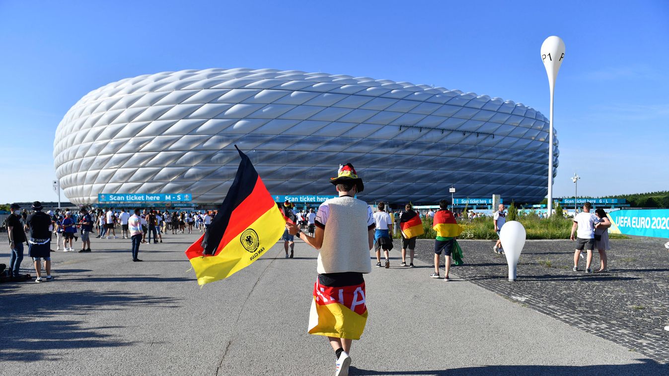 Ejtőernyős tüntető sebesített meg több embert a müncheni stadionnál