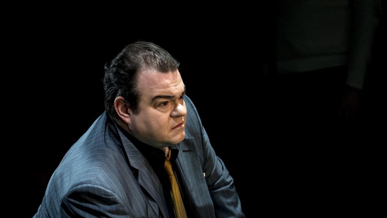 Elek Ferenc életében két dolog fontos, a kisfia és a színház