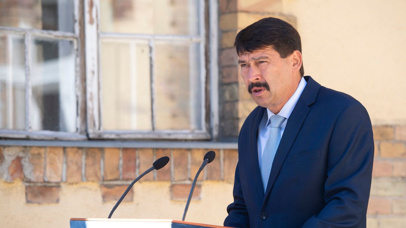 Áder János: Magyarország tisztelettel adózik az egészségügyi dolgozók teljesítményének