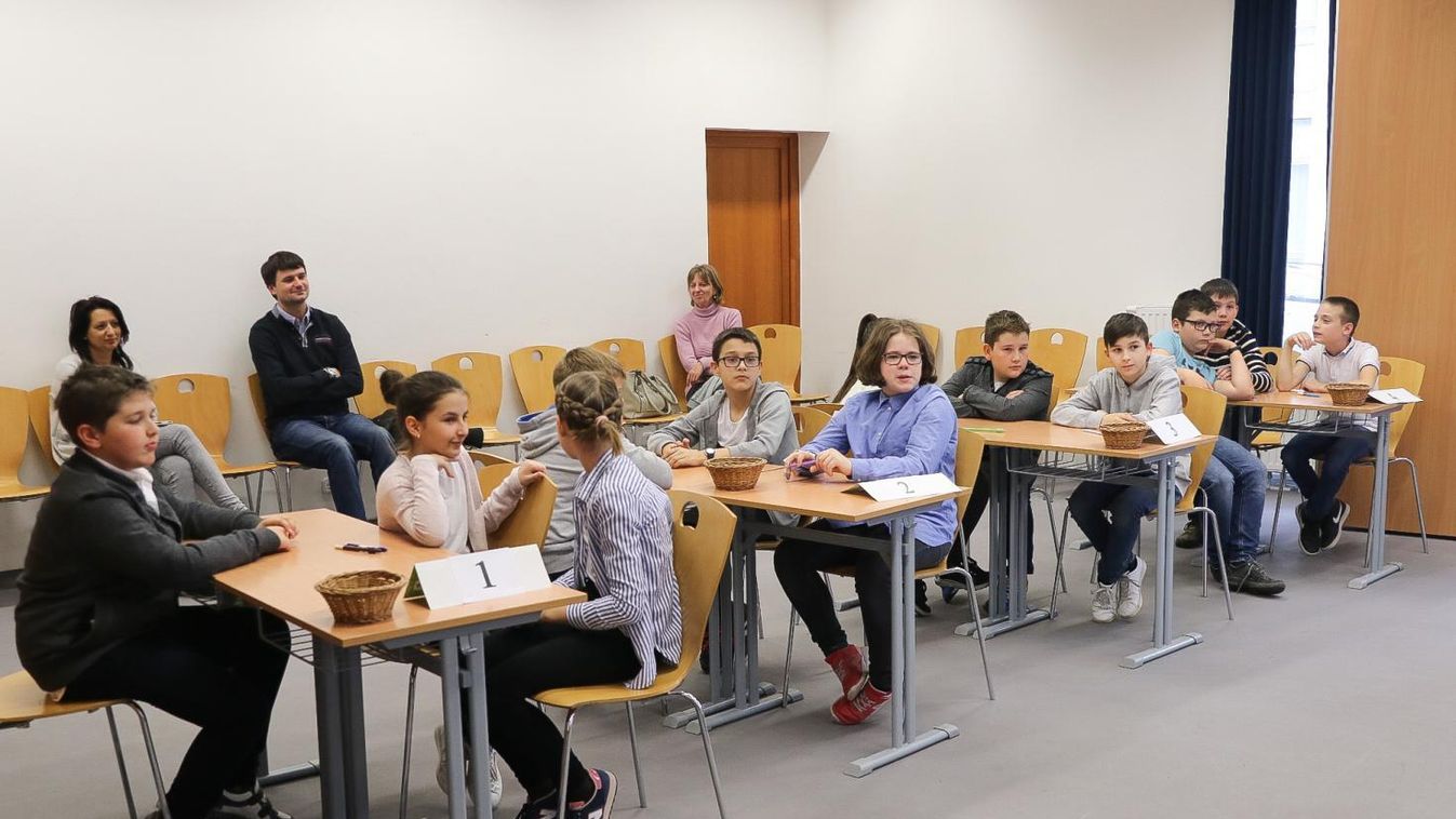 Történelmi tudásukat mérték össze a tanulók Szombathelyen