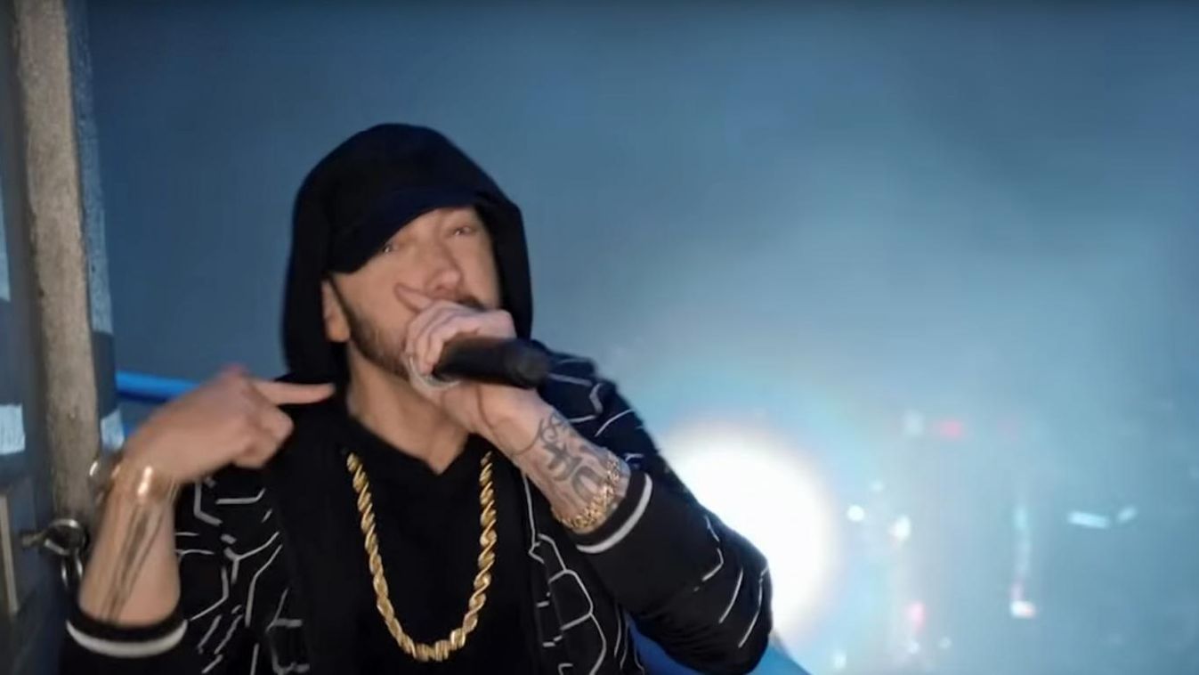 Eminem az Empire State Building tetején rappelt