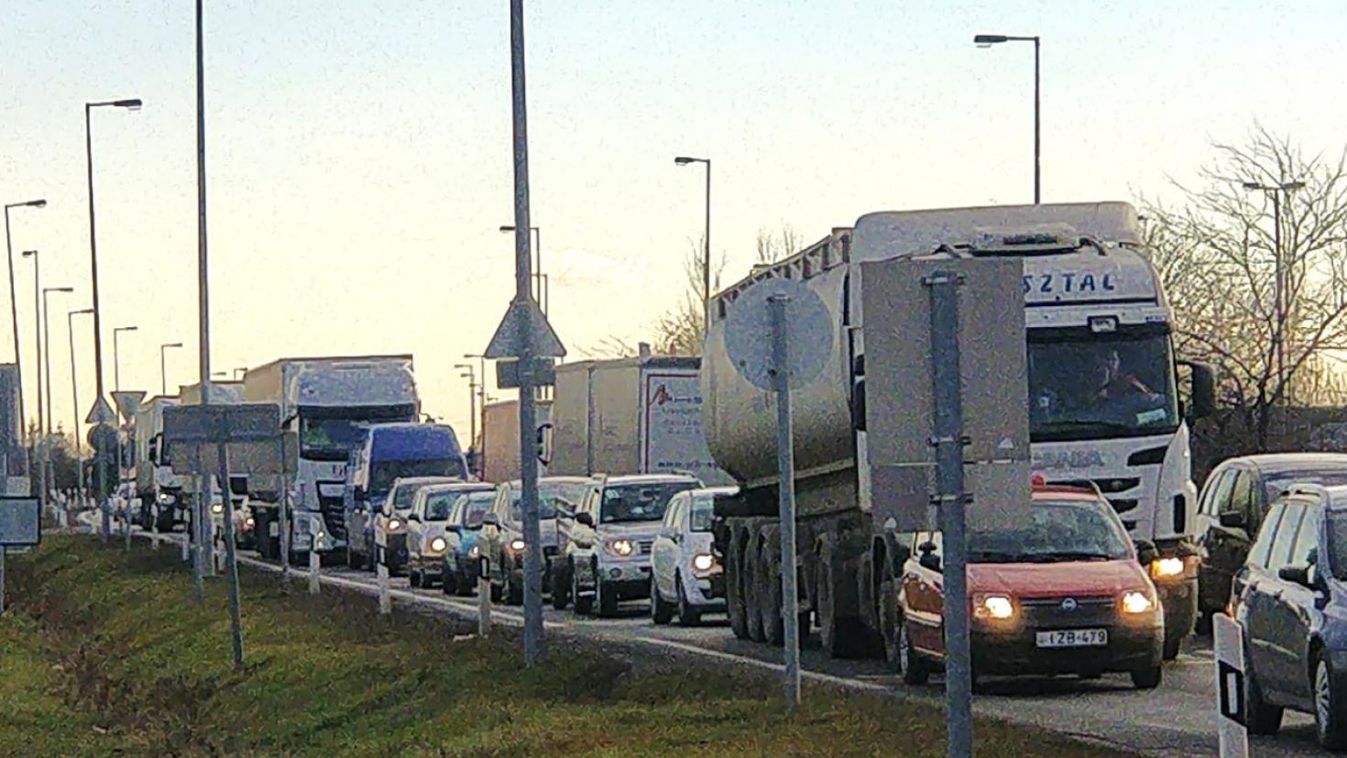 Óriási a torlódás a Tesco környéken egy baleset miatt