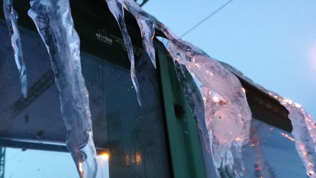 Tudta? Nyitva vannak a vasi vasúti várók!